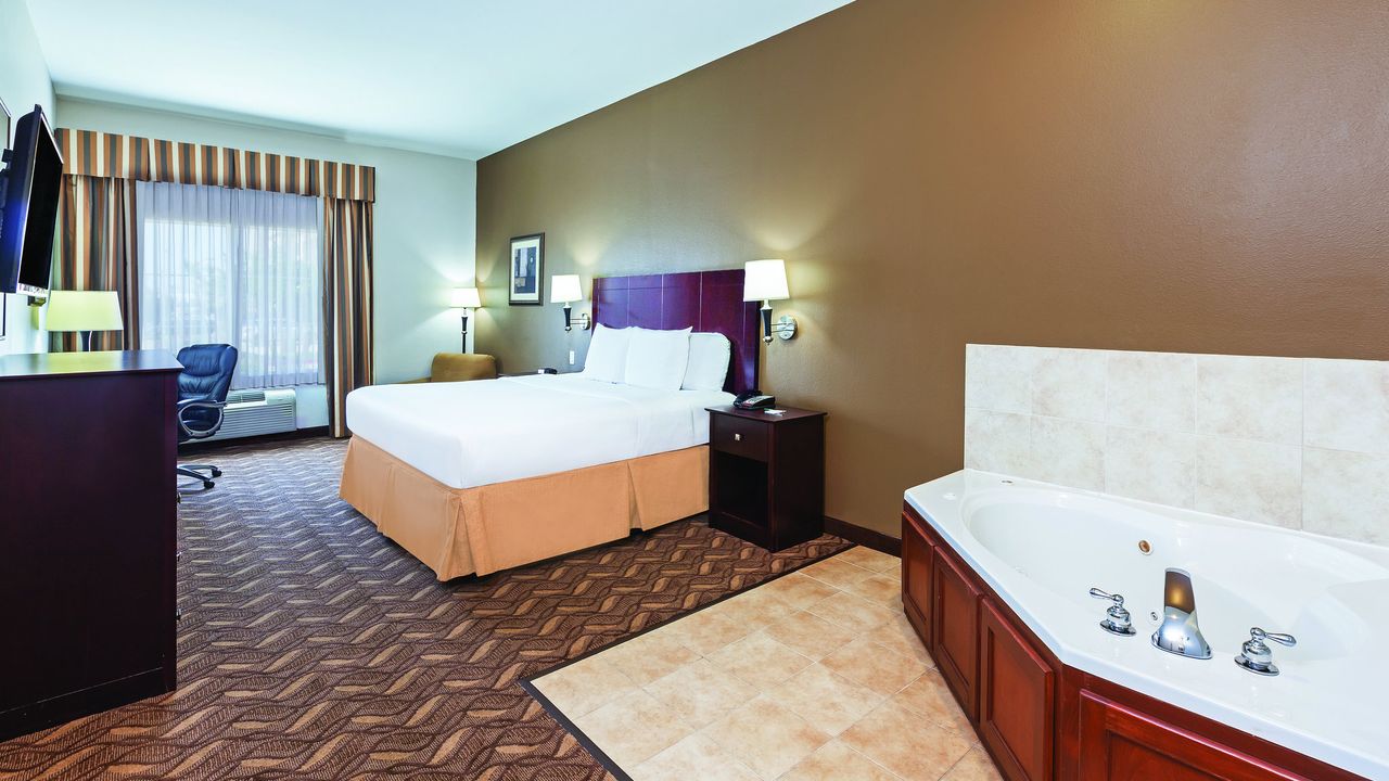 La Quinta Inn & Suites by Wyndham Longview North