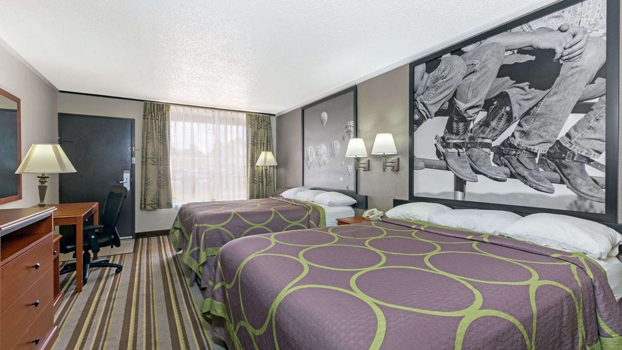 Super 8 by Wyndham Longview/North
