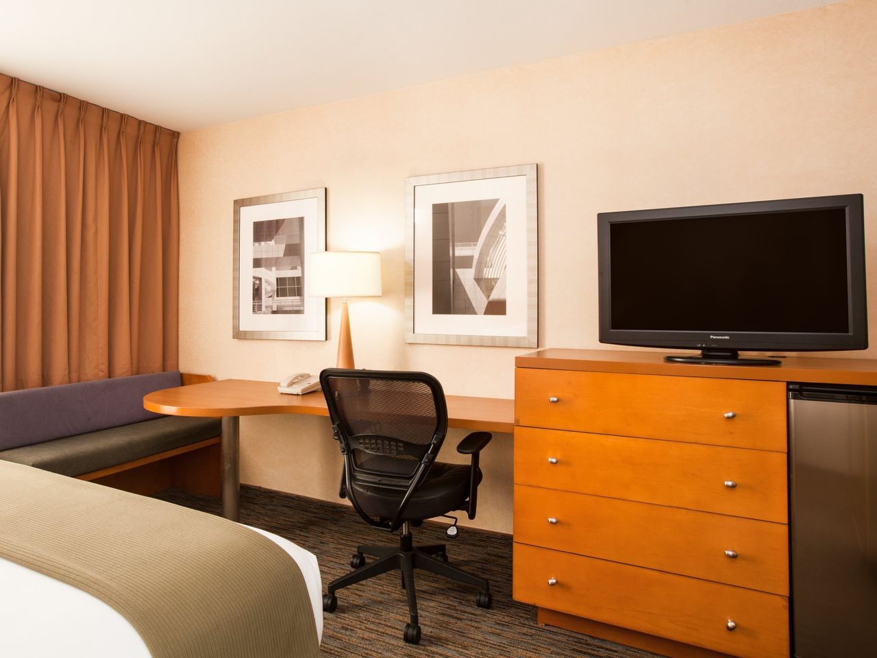 Holiday Inn Express West Los Angeles, an IHG Hotel