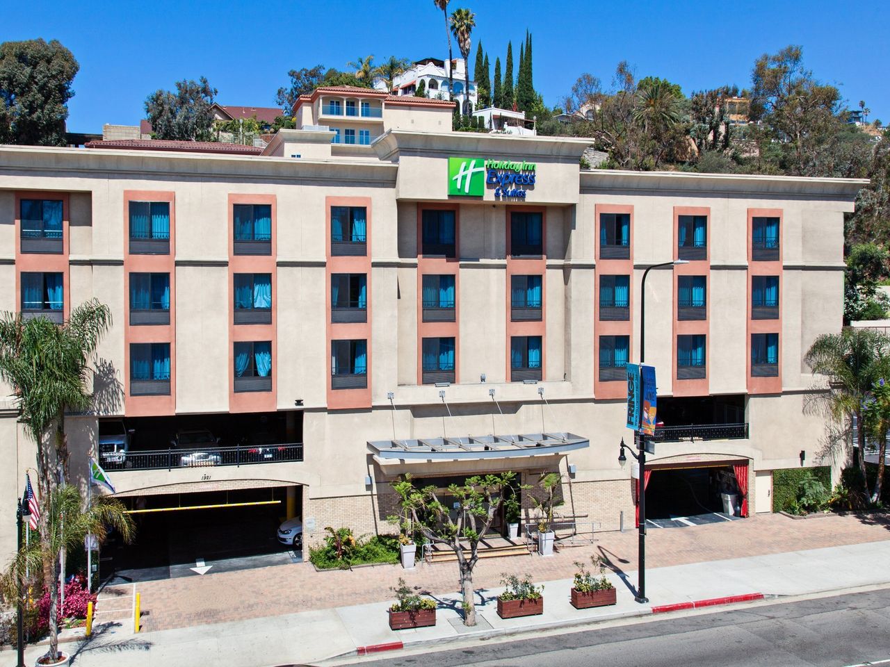 Holiday Inn Express Hollywood Walk of Fame, an IHG Hotel