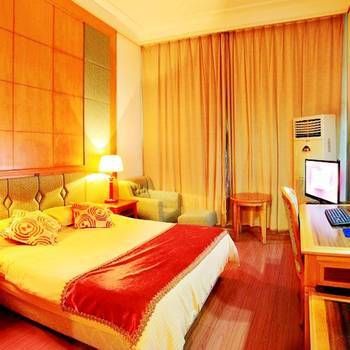 Lu Chi Hotel