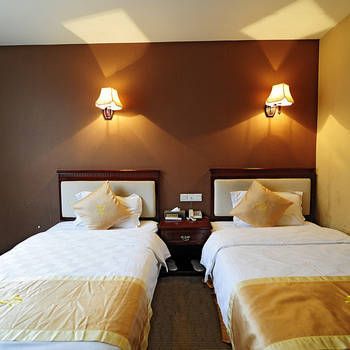 Luzhou Qianye Hotel