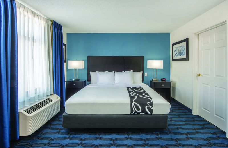 Holiday Inn Express St. Louis Arpt - Maryland Hgts, an IHG Hotel