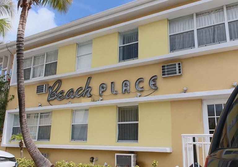 Beach Place Hotel