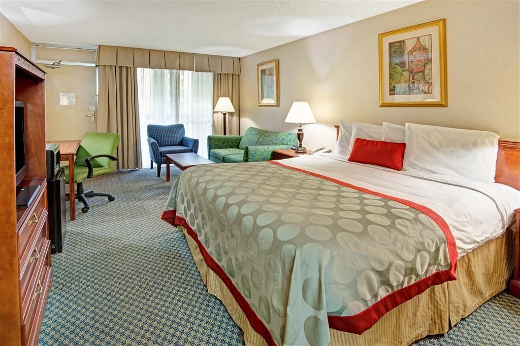 Ramada Overland Park