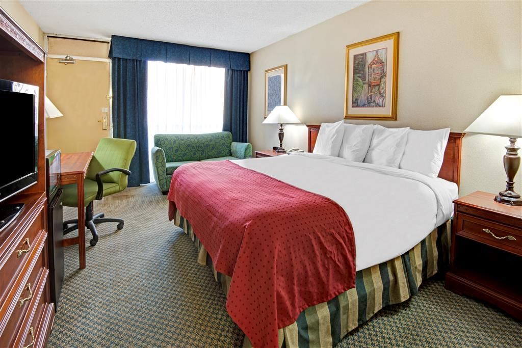 Ramada Overland Park
