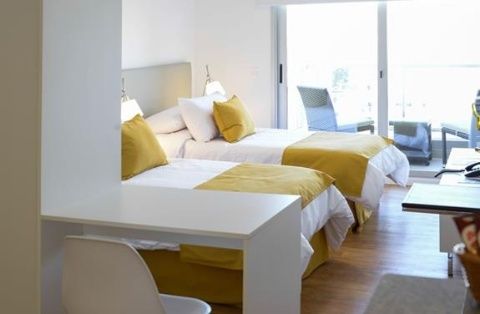 1.4 Mérit Montevideo Apart & Suites