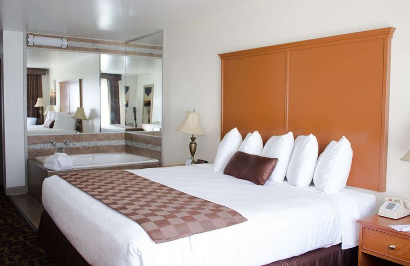 Best Western PLUS Lake Front Hotel
