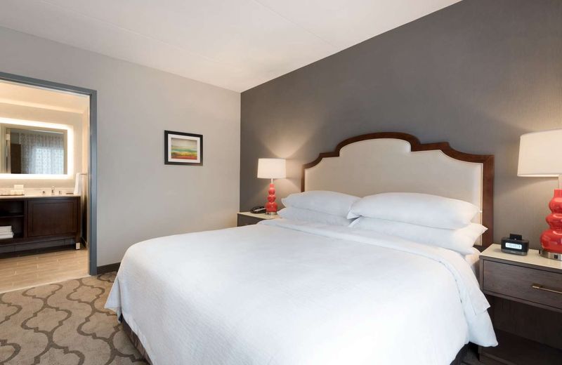 Embassy Suites Chicago-Naperville