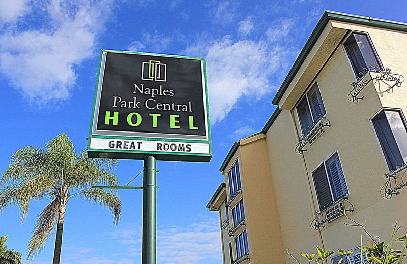 Naples Park Central Hotel