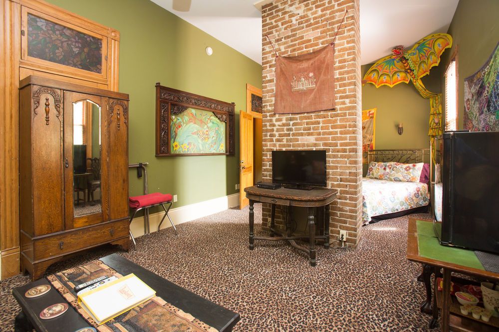 The Lookout Inn of New Orleans
