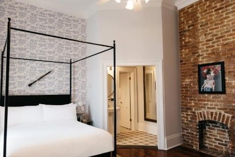 Henry Howard Hotel