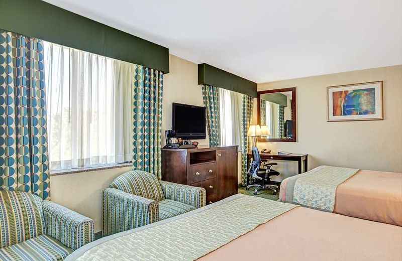Hillcrest Hotel Near JFK Airtrain