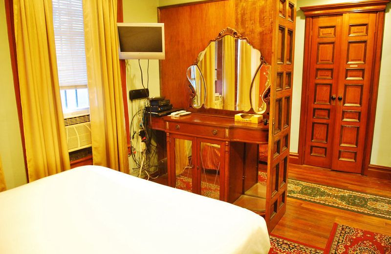 Missing Lantern Resident Suites