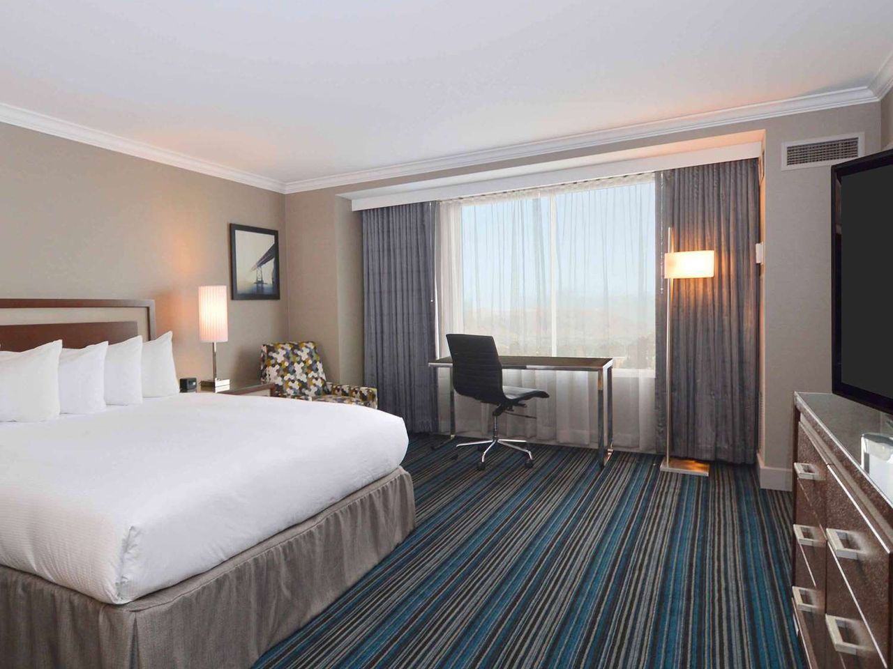 DoubleTree by Hilton Newark-Fremont