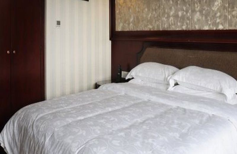 Super 8 Select Hotel