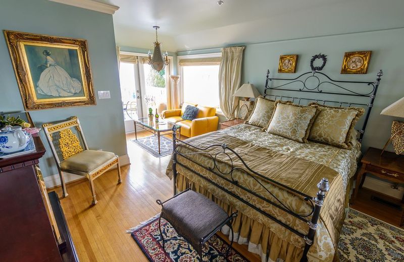 Crystal's View Bed & Breakfast