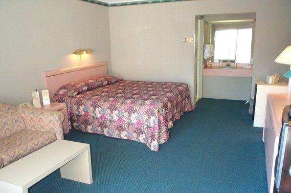 Impala Island Inn