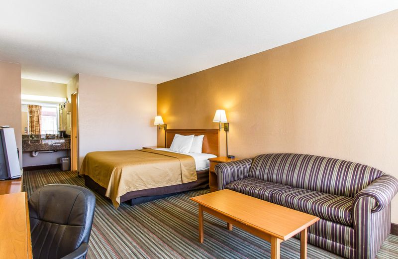 Econo Lodge Inn & Suites Near Bricktown