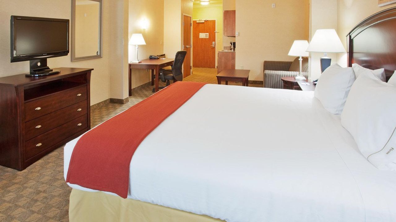 Holiday Inn Express Hotel & Suites Oroville Southwest