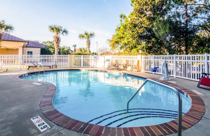 Comfort Suites