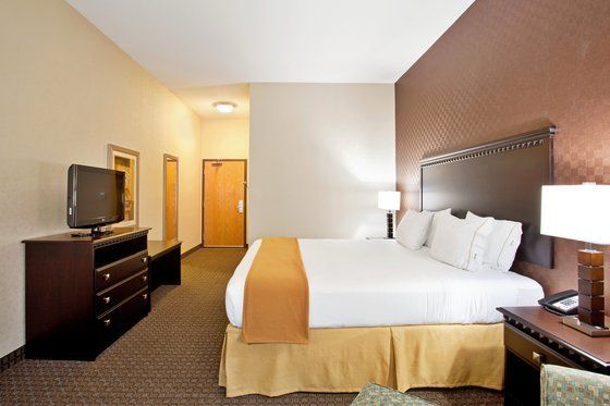 Holiday Inn Express Peru-Lasalle Area, an IHG Hotel