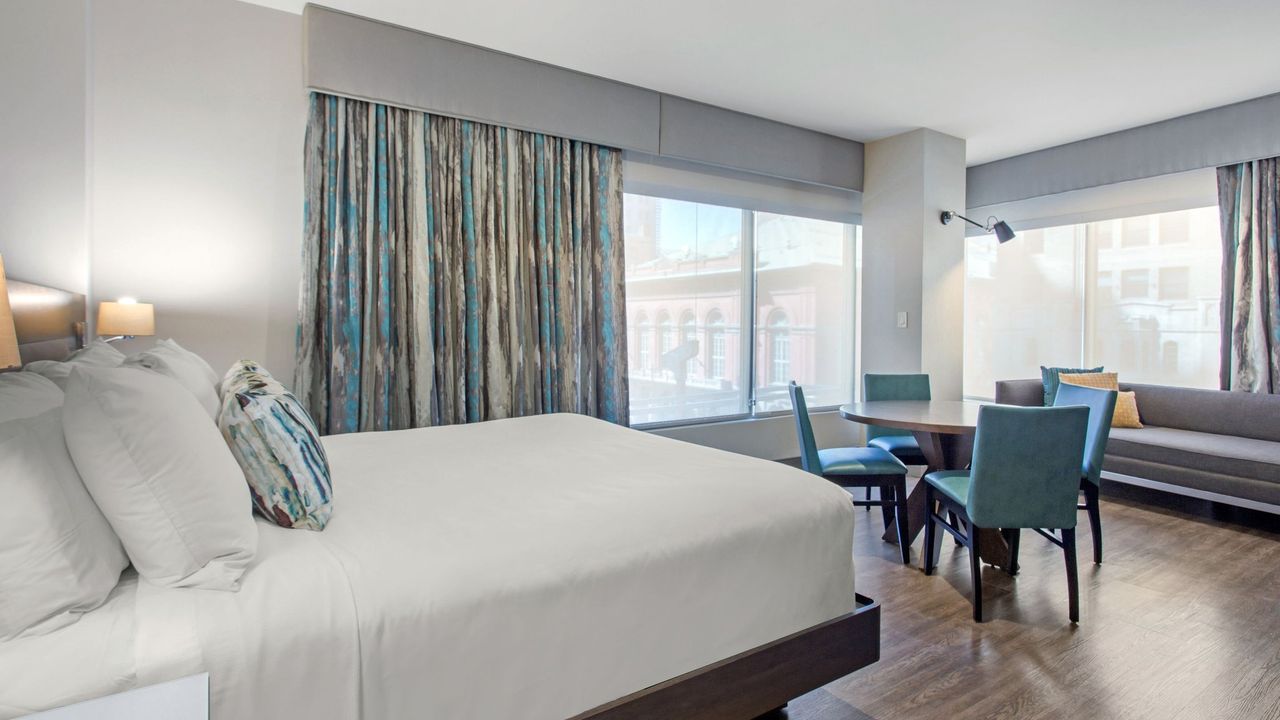 Cambria Hotel Philadelphia Downtown Center City