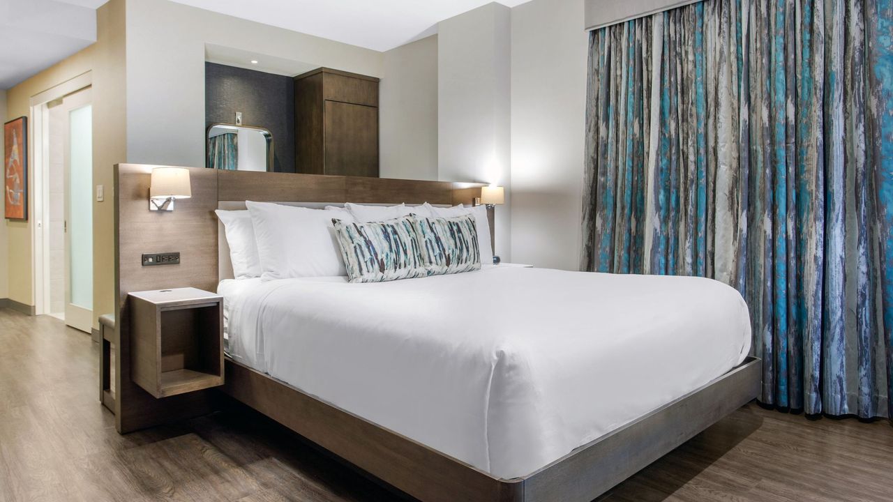 Cambria Hotel Philadelphia Downtown Center City