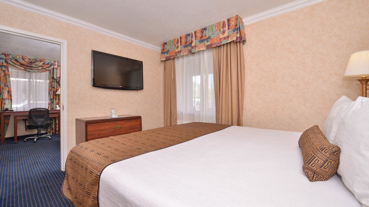 Best Western InnSuites Phoenix Hotel & Suites
