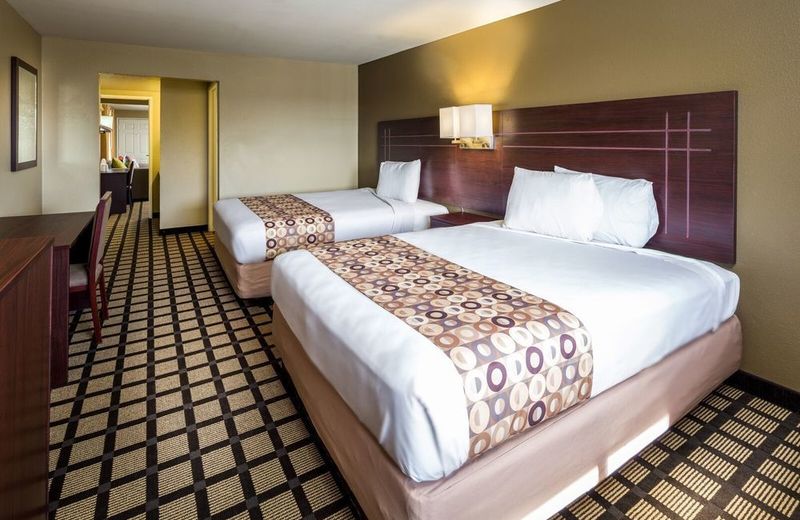 Travelers Inn - Phoenix