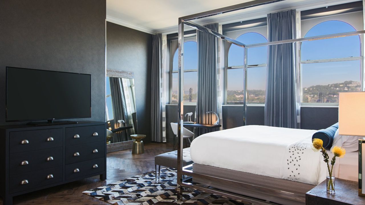 Renaissance Pittsburgh Hotel