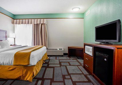 Quality Inn & Suites Kansas City Airport North