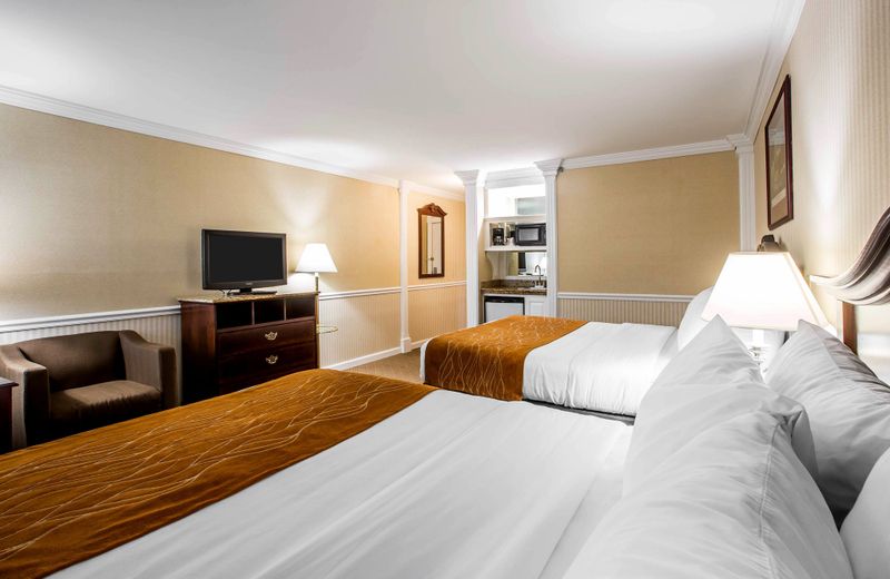 Comfort Inn & Suites Plattsburgh - Morrisonville