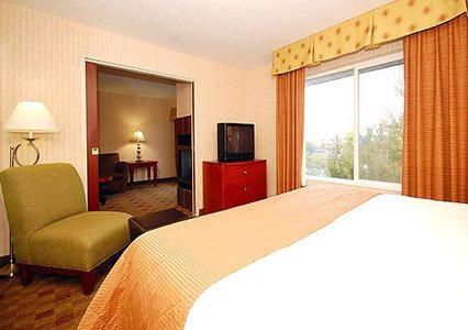 Clarion Hotel Portland International Airport