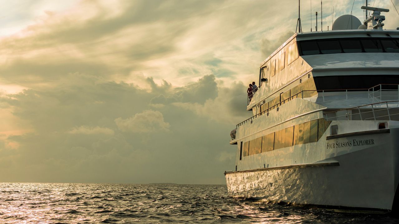 Four Seasons Explorer