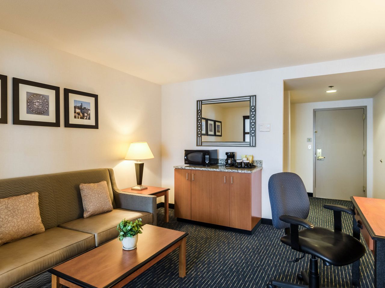 Comfort Inn & Suites Logan International Airport