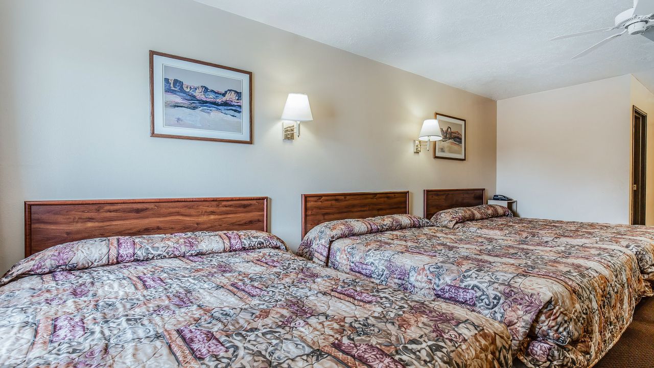 Quality Inn & Suites Salina National Forest Area