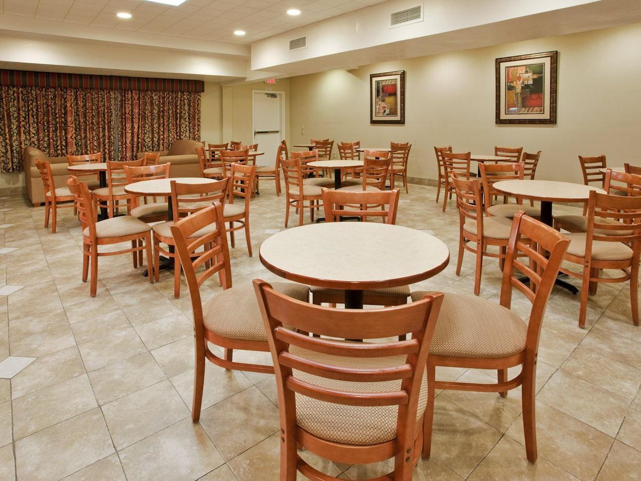 Country Inn & Suites by Radisson, San Jose International Airport, CA