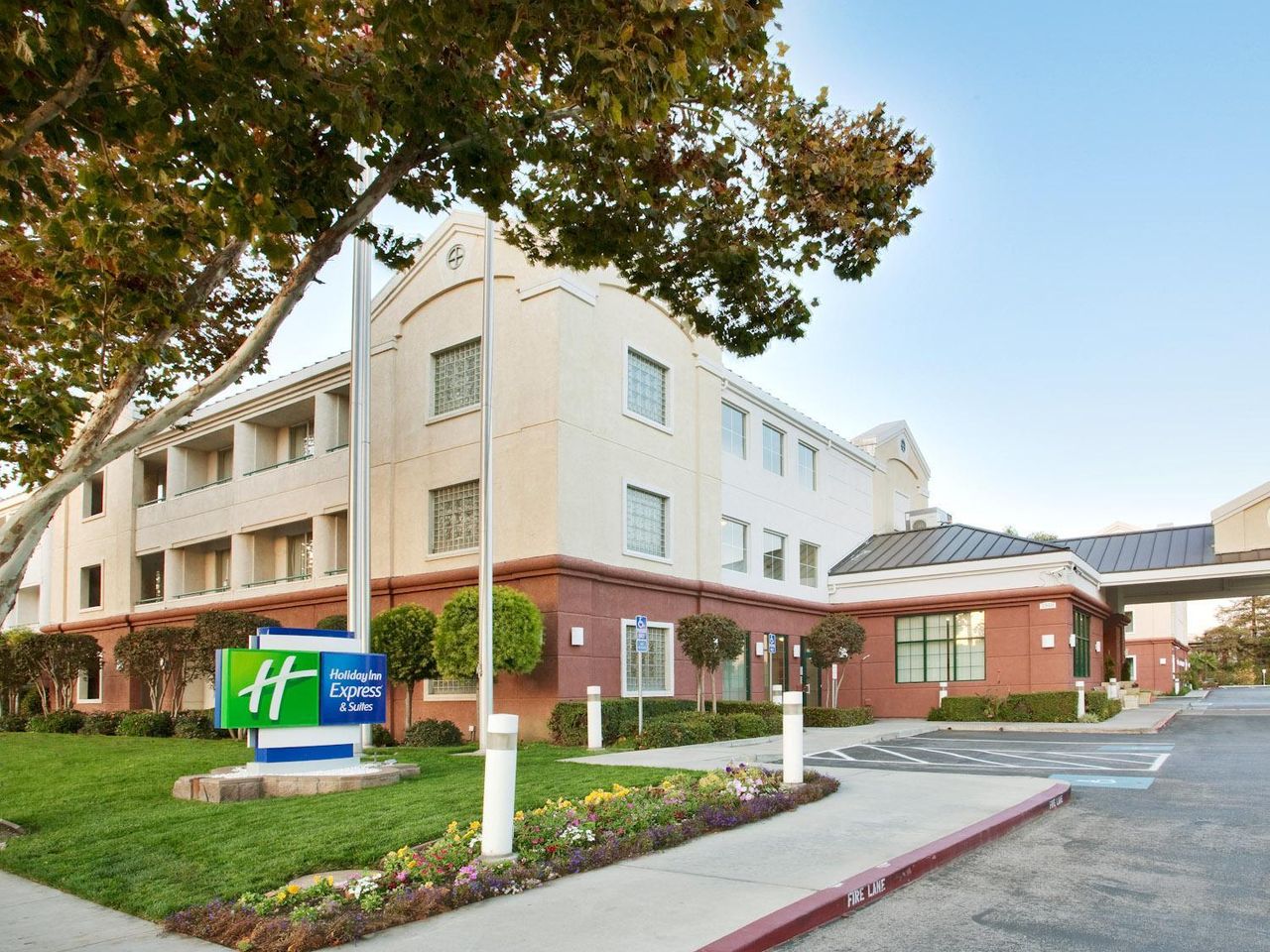 Country Inn & Suites by Radisson, San Jose International Airport, CA