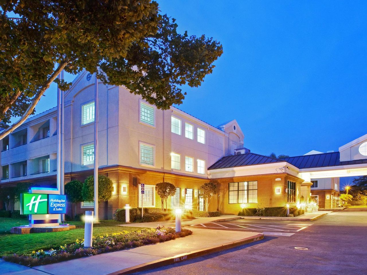 Country Inn & Suites by Radisson, San Jose International Airport, CA