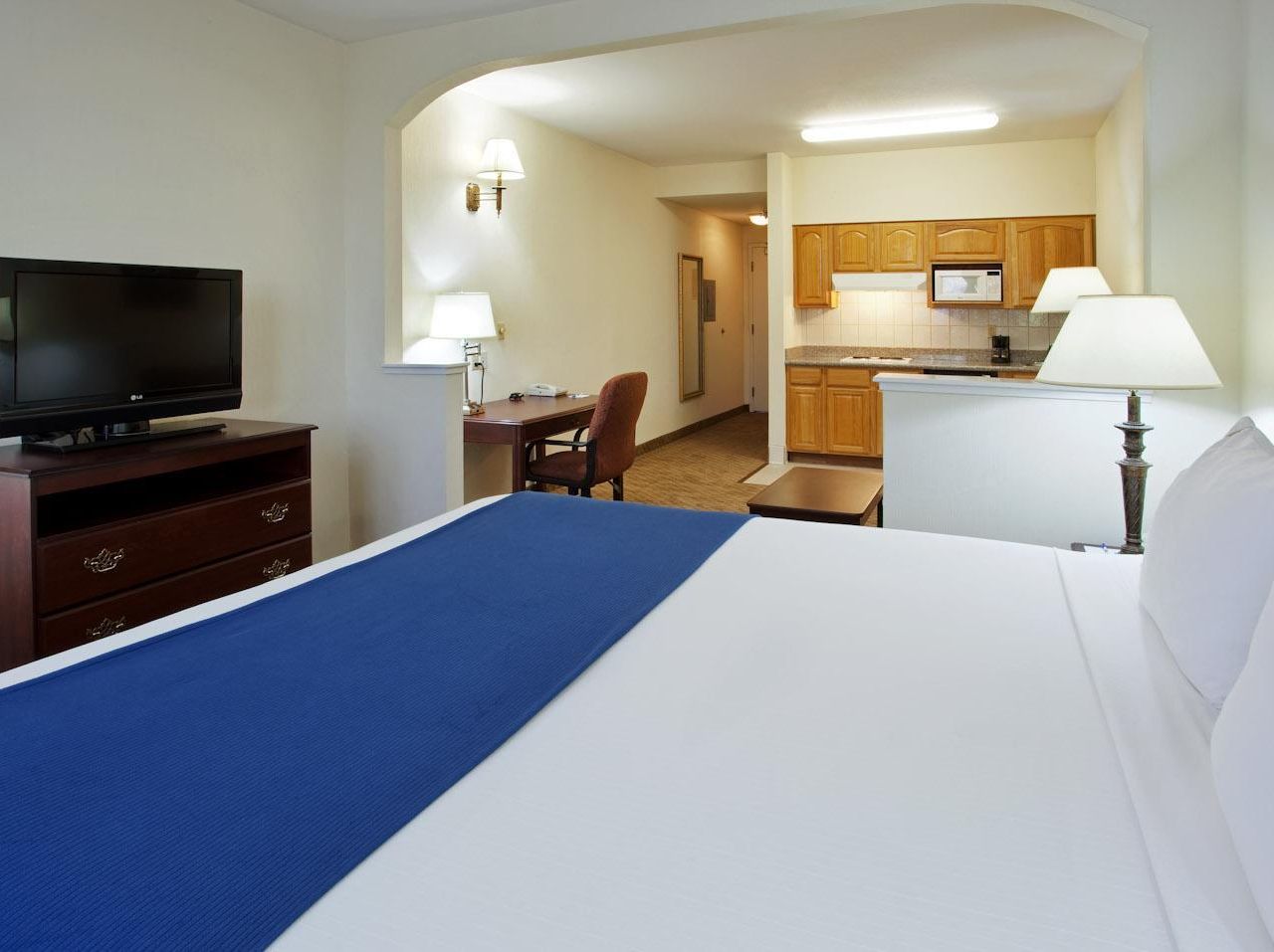 Country Inn & Suites by Radisson, San Jose International Airport, CA