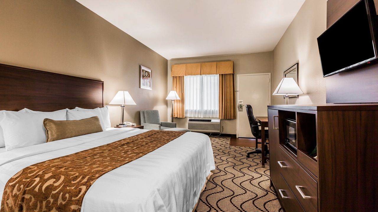 Comfort Inn & Suites Orange County John Wayne Airport