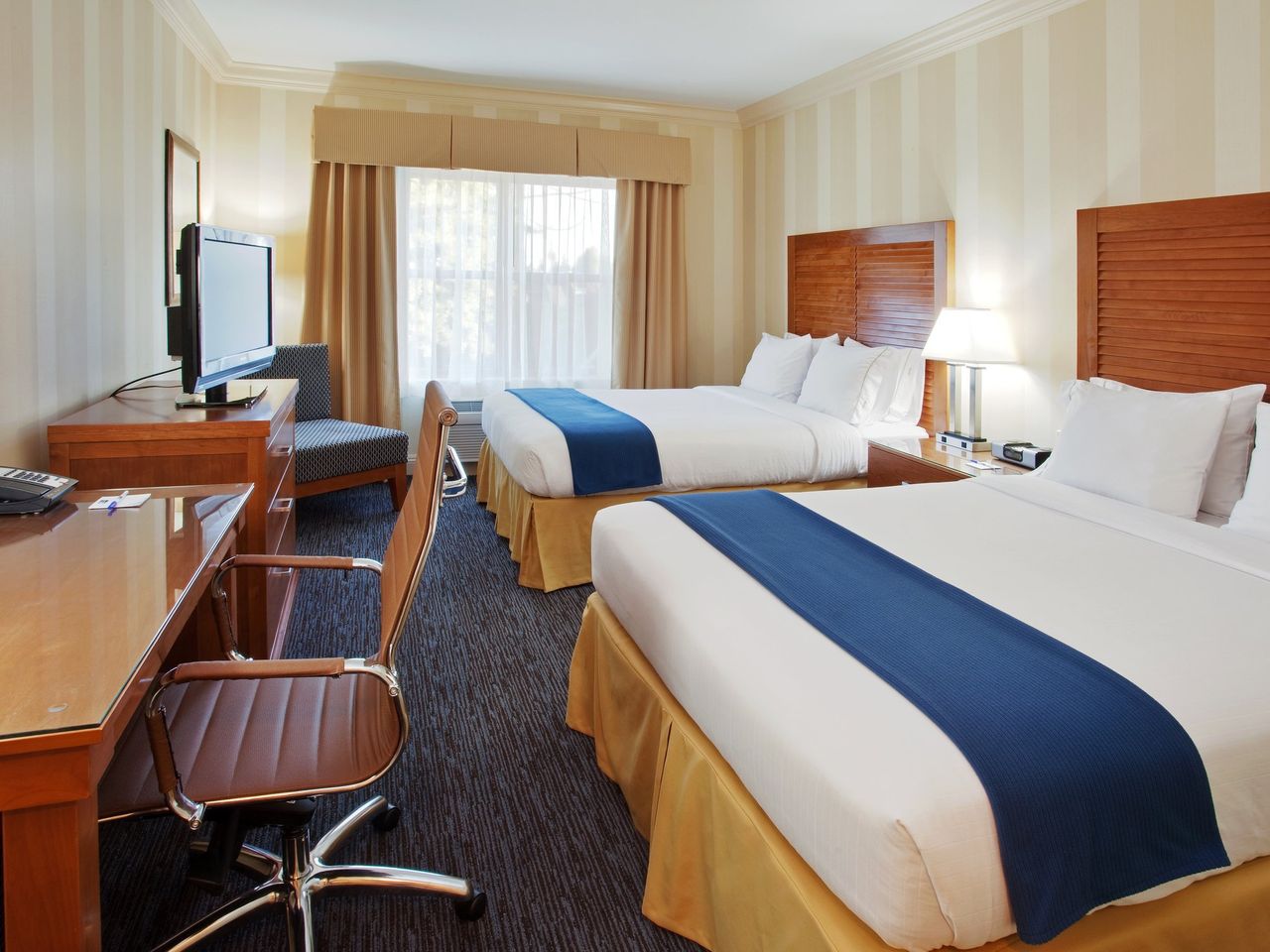 Holiday Inn Express Hotel & Suites Santa Cruz