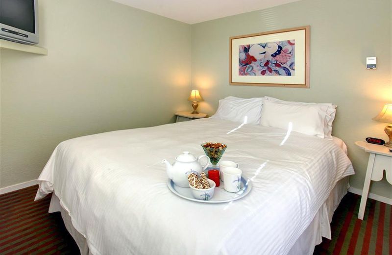 Ocean Echo Inn & Beach Cottages