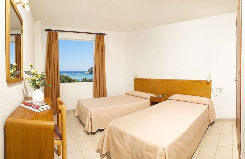 Apartamentos Cala LLonga Playa