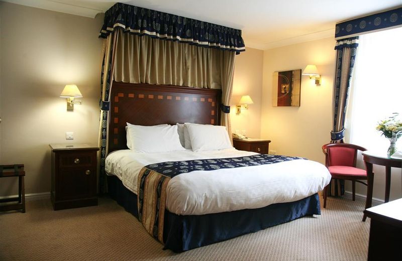 Manor Of Groves Hotel