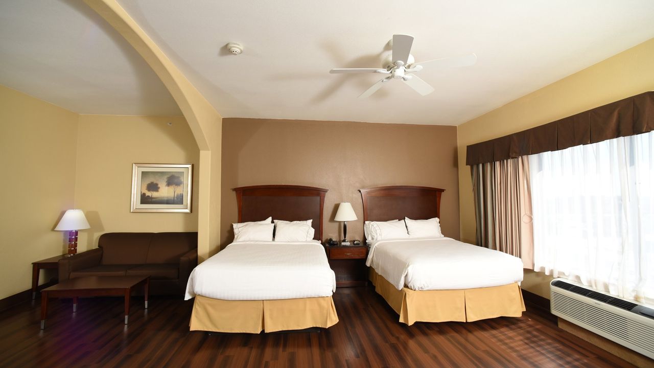 Holiday Inn Express Seguin, an IHG Hotel