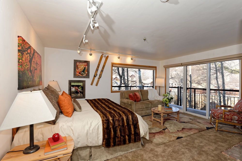 The Crestwood Snowmass Village