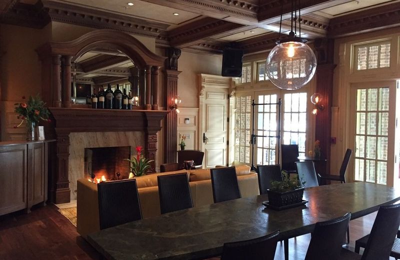 Ledson Hotel & Zina Lounge