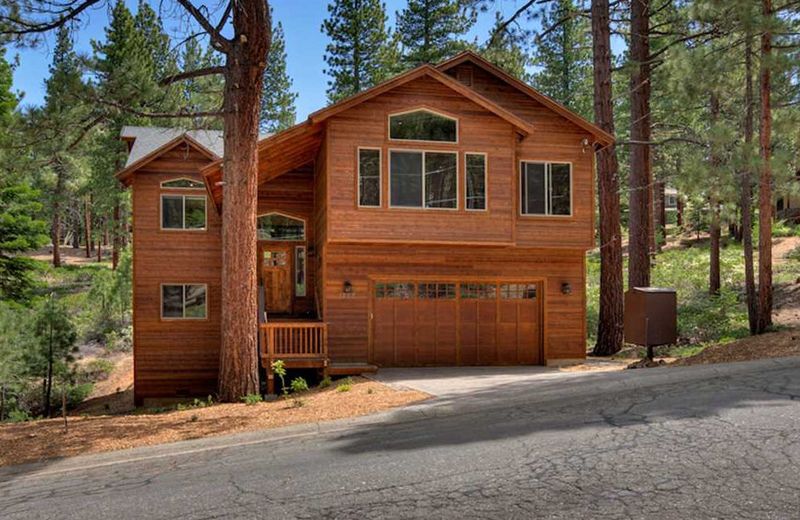 High Meadow Lodge by RedAwning